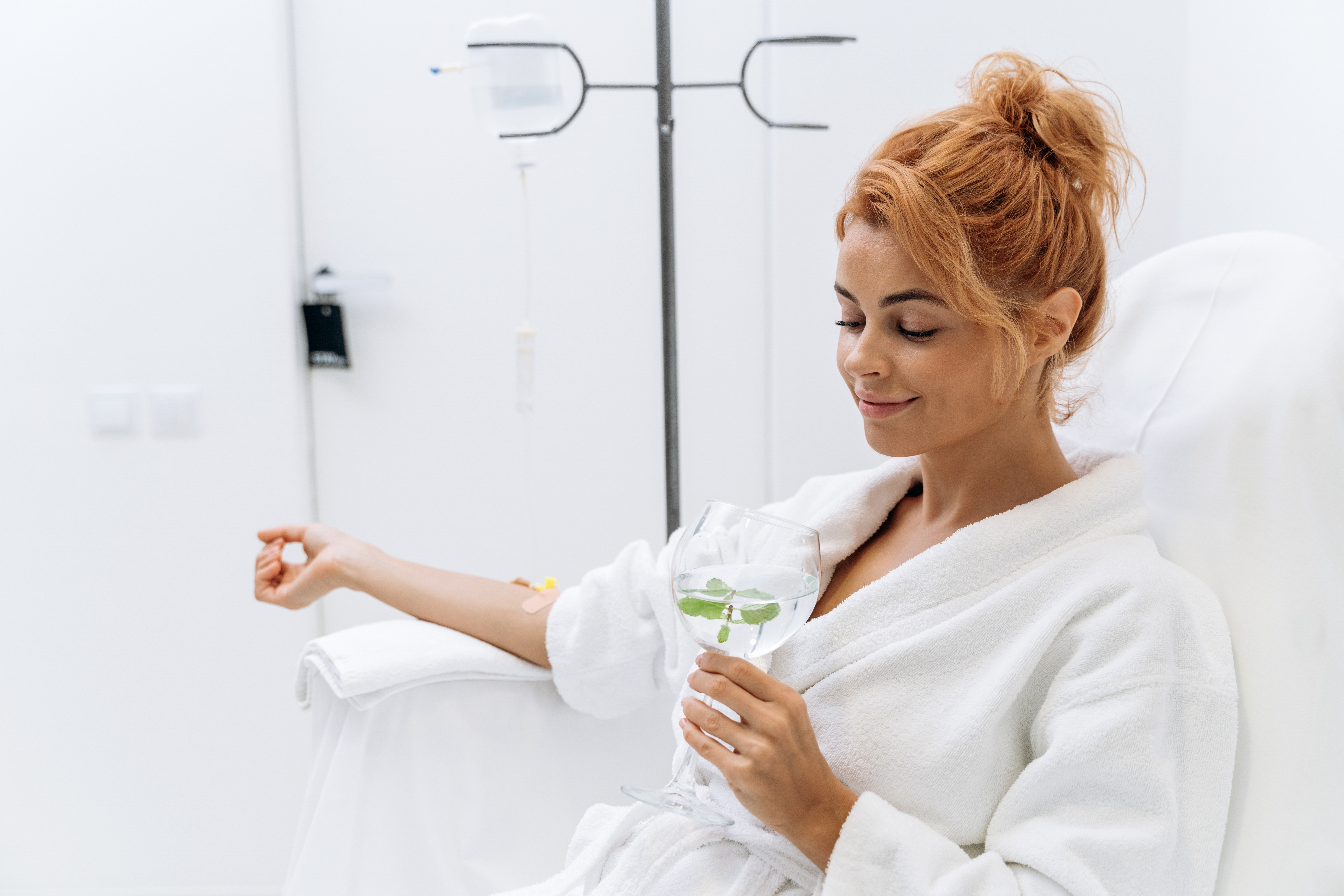 Patientin bei der Drip-Spa-Infusion