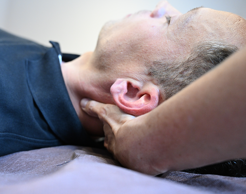 Nackenbehandlung bei Schmerzen